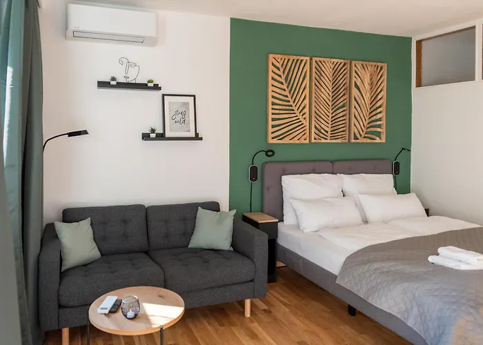 Bernhards Kossgasse - Gratis Parken, Klimaanlage & Balkon * Graz