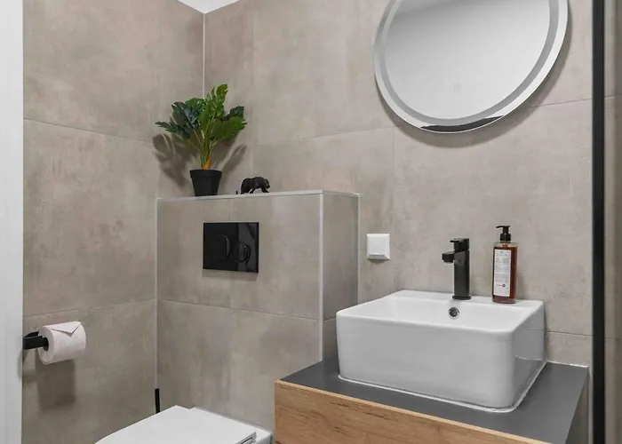 Apartment Bernhards Kossgasse - Gratis Parken, Klimaanlage & Balkon Graz