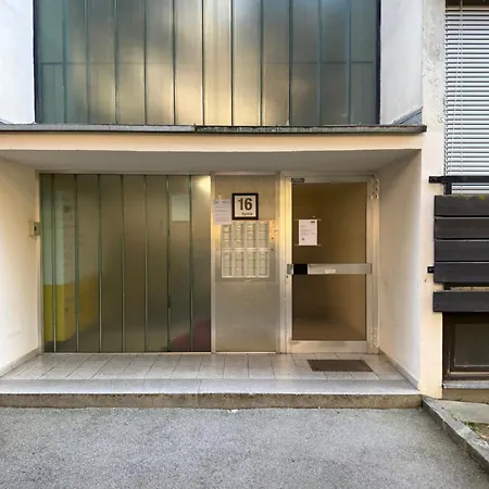 Bernhards Kossgasse - Gratis Parken, Klimaanlage & Balkon Apartament *