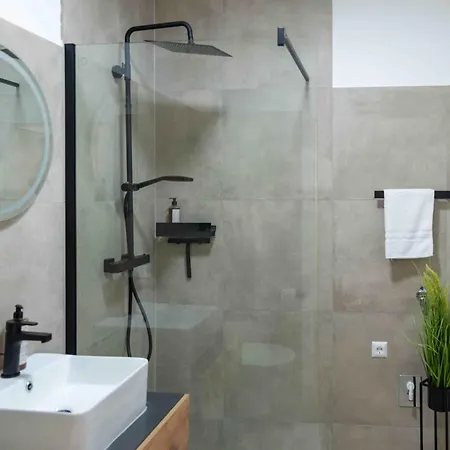 Bernhards Kossgasse - Gratis Parken, Klimaanlage & Balkon * Грац