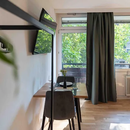 Bernhards Kossgasse - Gratis Parken, Klimaanlage & Balkon Апартаменты *