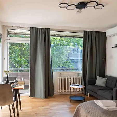 Bernhards Kossgasse - Gratis Parken, Klimaanlage & Balkon Apartment Graz