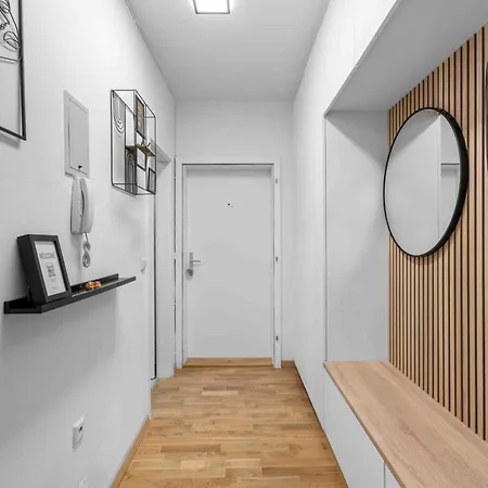 Bernhards Kossgasse - Gratis Parken, Klimaanlage & Balkon *