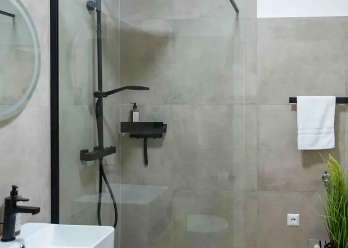 Bernhards Kossgasse - Gratis Parken, Klimaanlage & Balkon * Graz