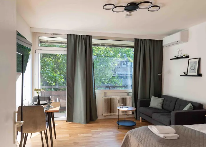 Bernhards Kossgasse - Gratis Parken, Klimaanlage & Balkon Apartman Graz